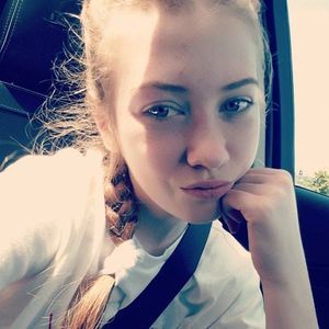 Meet your Posher, Caitlin